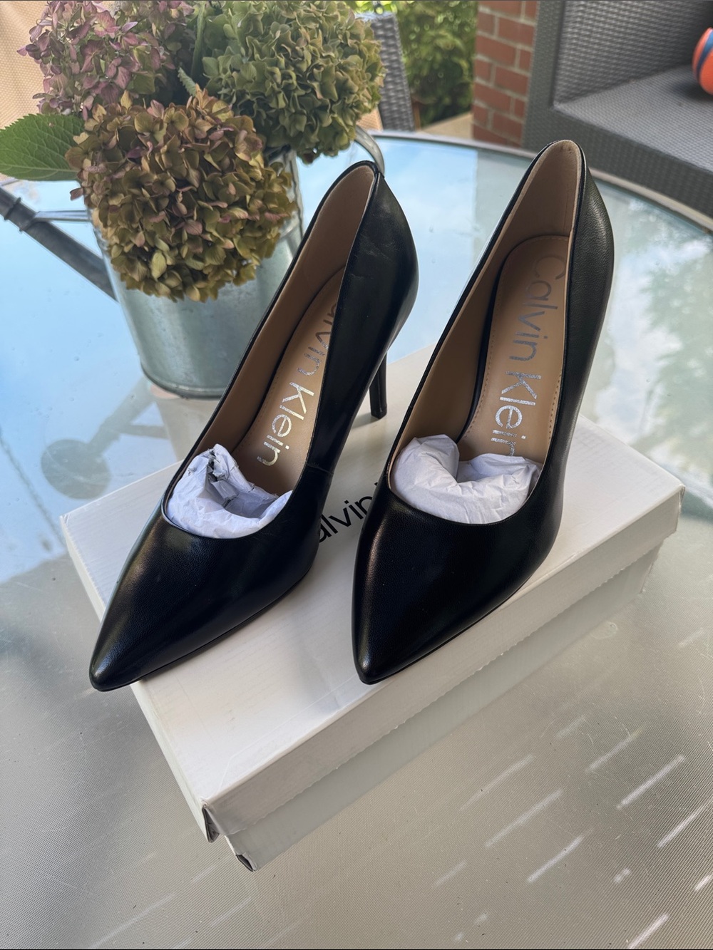 Calvin Klein Gayle Sleek Black Pointed Leather Pumps 9W